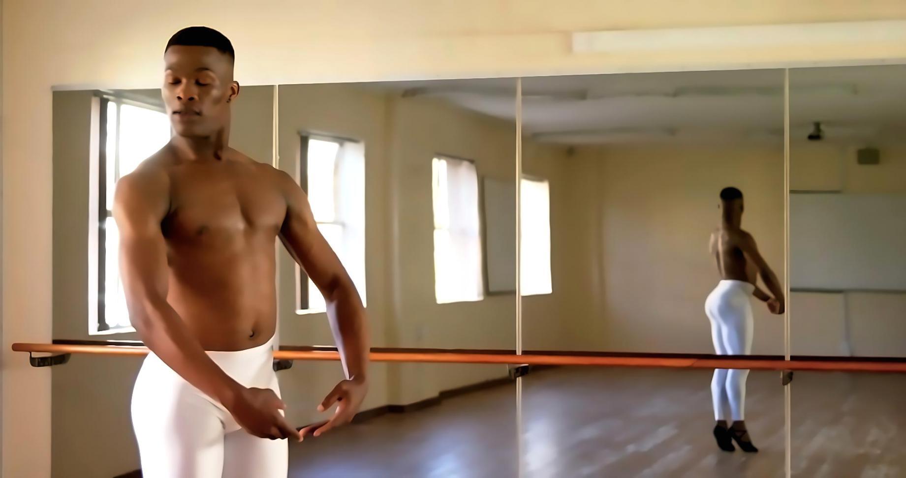 Студент виконує фрістайл рух у студії